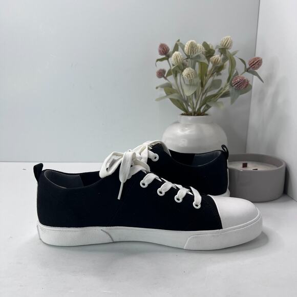 Vionic Upside Lace Up Canvas Sneaker Black/White Shoes Women's 11 Tried On - Picture 6 of 10